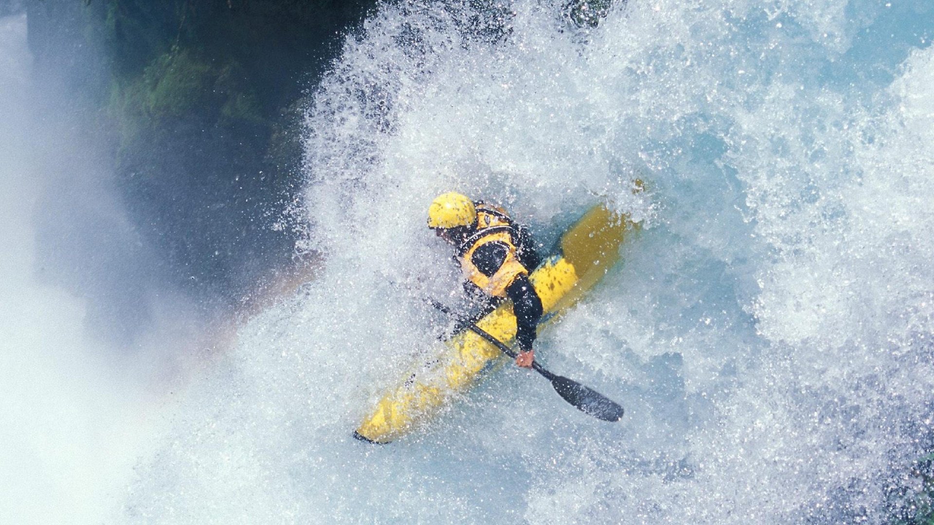 我还没上车啊！严宏钧快车道全力追车封王游行笑翻全场，严宏强简历